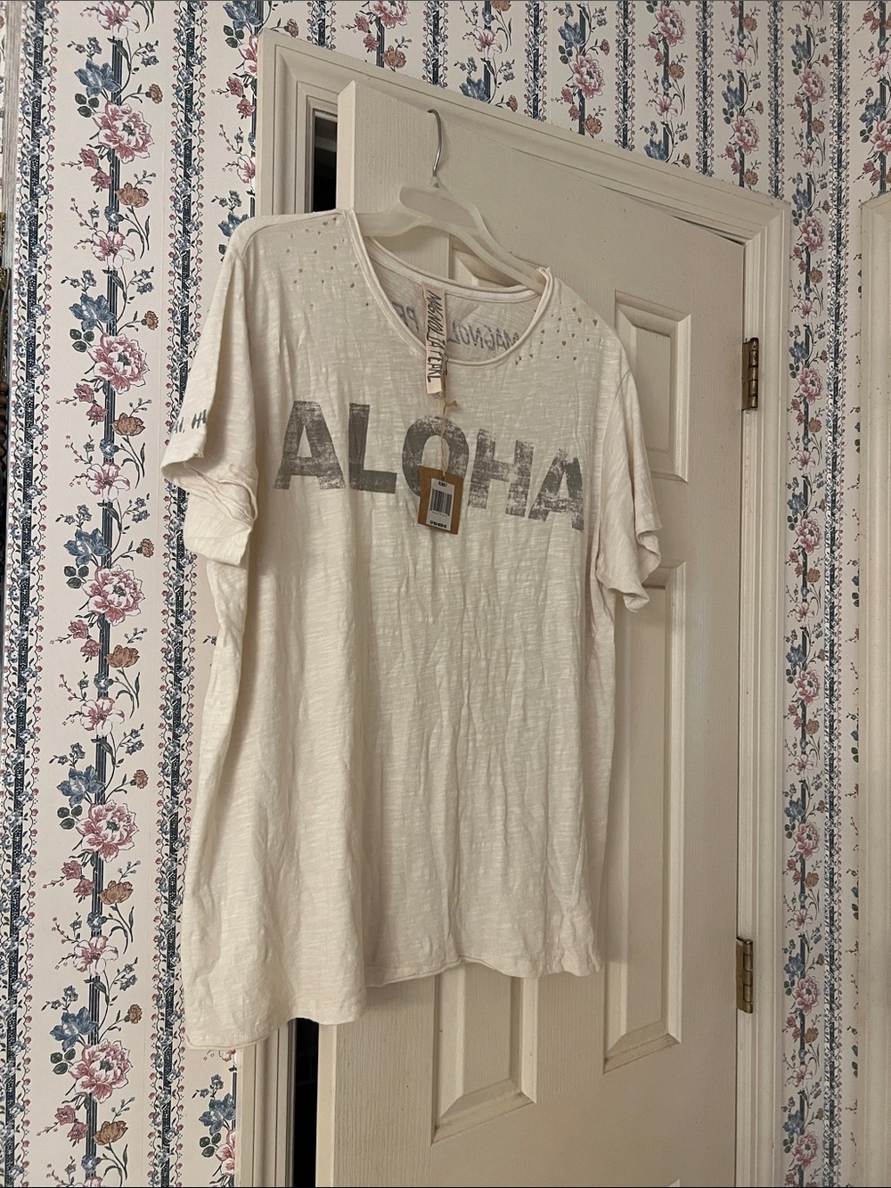 Magnolia Pearl tee one size fits most